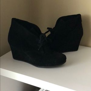 Black wedged booties